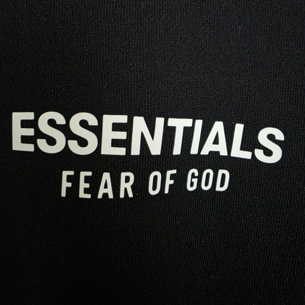 Fear of God Essentials Classic Fit Logo Graphic Sweatshirt - Picture 5 of 9